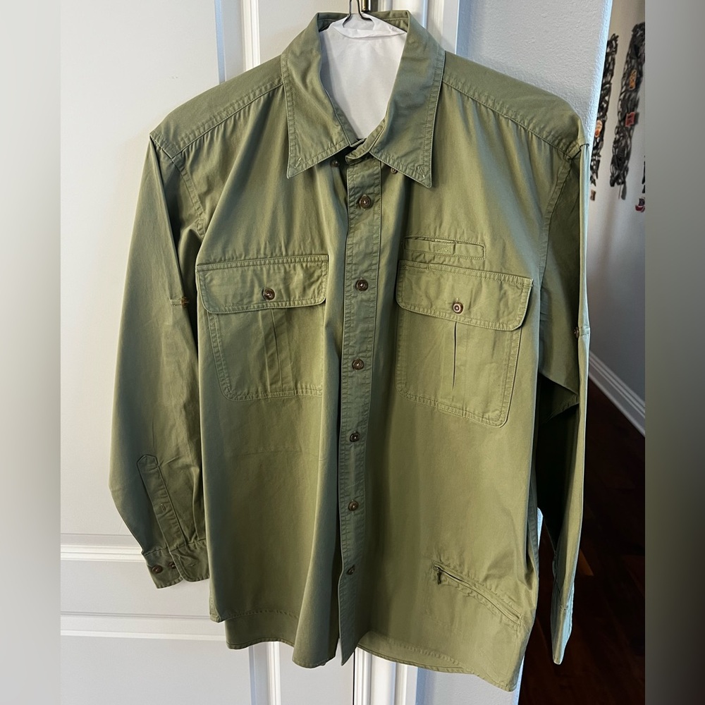 CLEARANCE Men’s Medium Green Cabela’s Button Down Outdoor Shirt